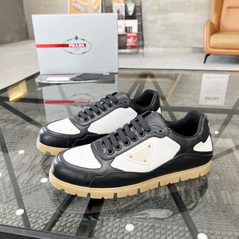 Pra*a casual shoes